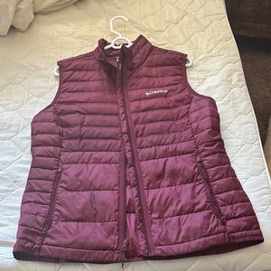 Columbia Women's Maroon Quilted Vest